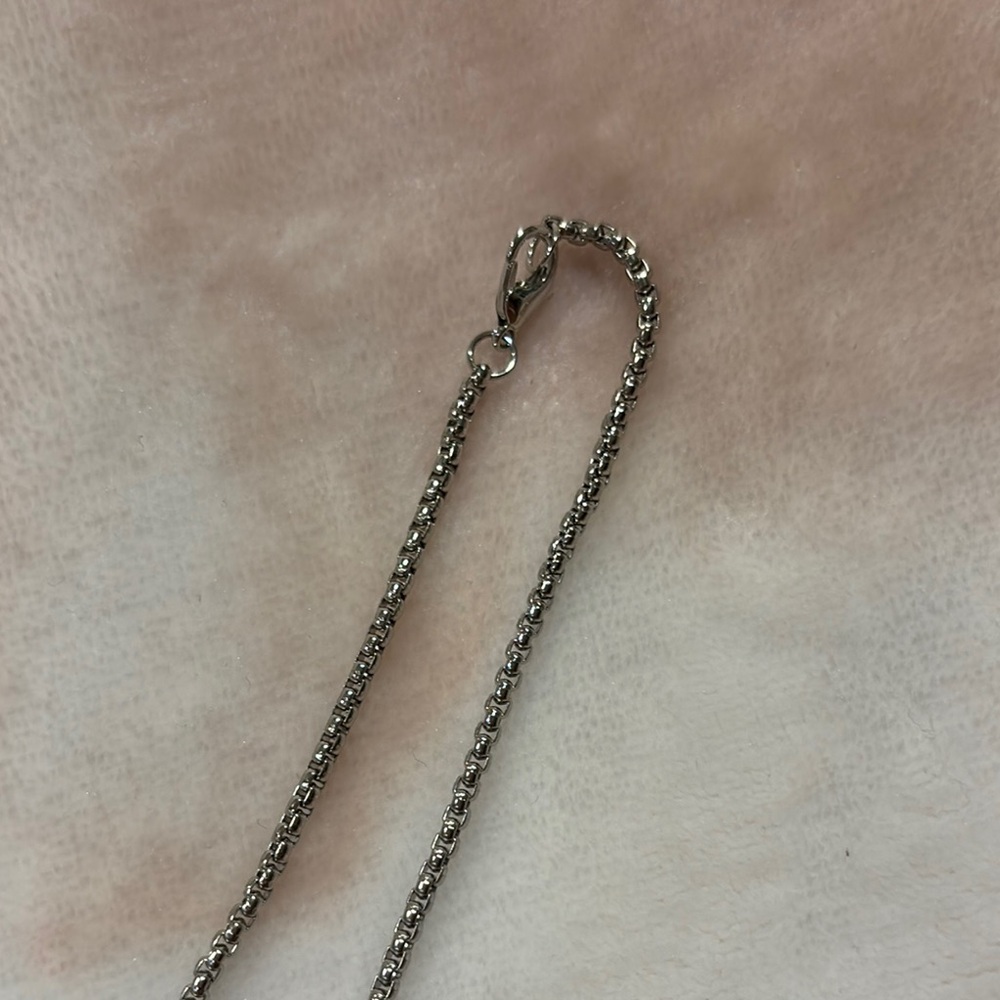 Silver Feather 4 Charm Pendant Necklace with Faux Turquoise and Gold Accents NWT - Picture 4 of 15